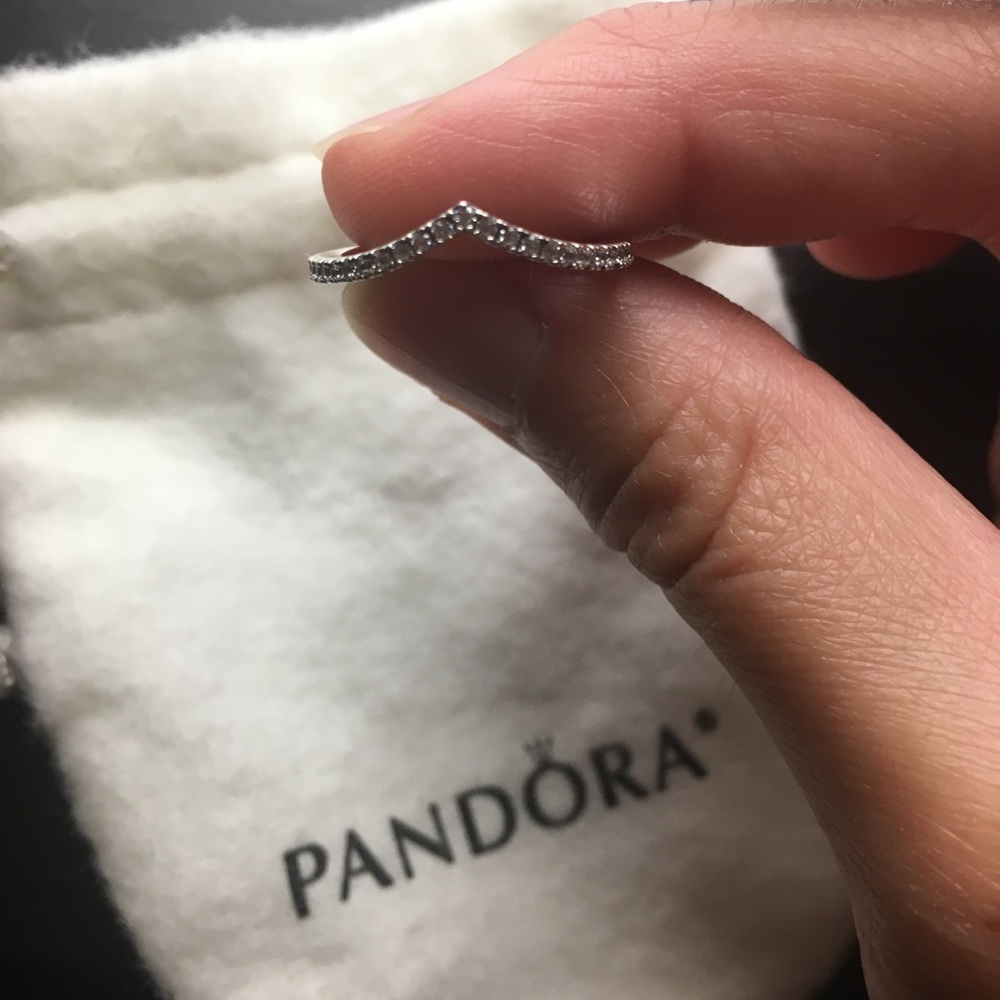 New Pandora sparkling wishbone ring size 6